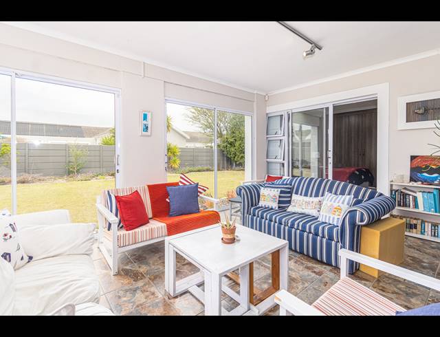 3 BEDROOM FREESTANDING FOR SALE IN SUNNINGDALE